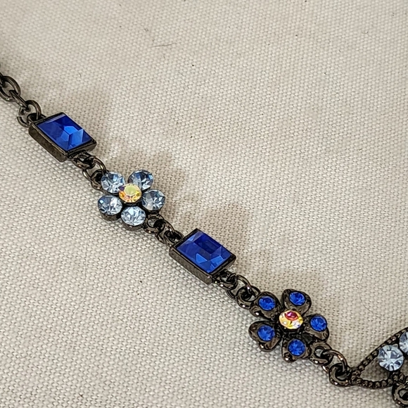 Gunmetal Silver w/ Blue and AB Crystal   Stones Butterfly Necklace Earrings Set - Picture 9 of 11